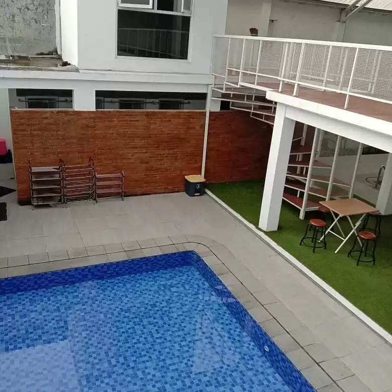 Kolam Renang Indoor Solo untuk Siswi dan Mahasiswi